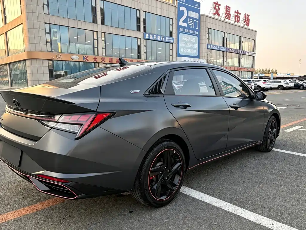 Hyundai Elantra 2022
