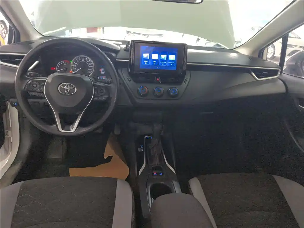 Toyota Corolla 2023 — фото 10