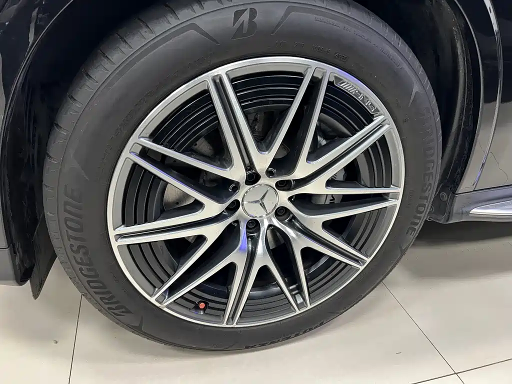Mercedes-Benz GLC AMG 2024 — фото 9