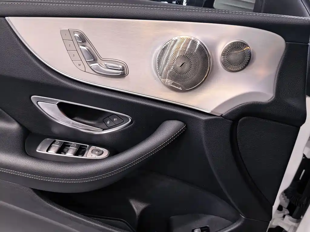 Mercedes-Benz E-Class 2021 — фото 13