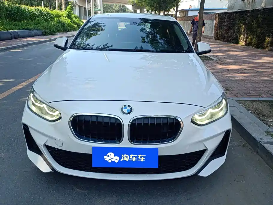 BMW 1 Series 2021