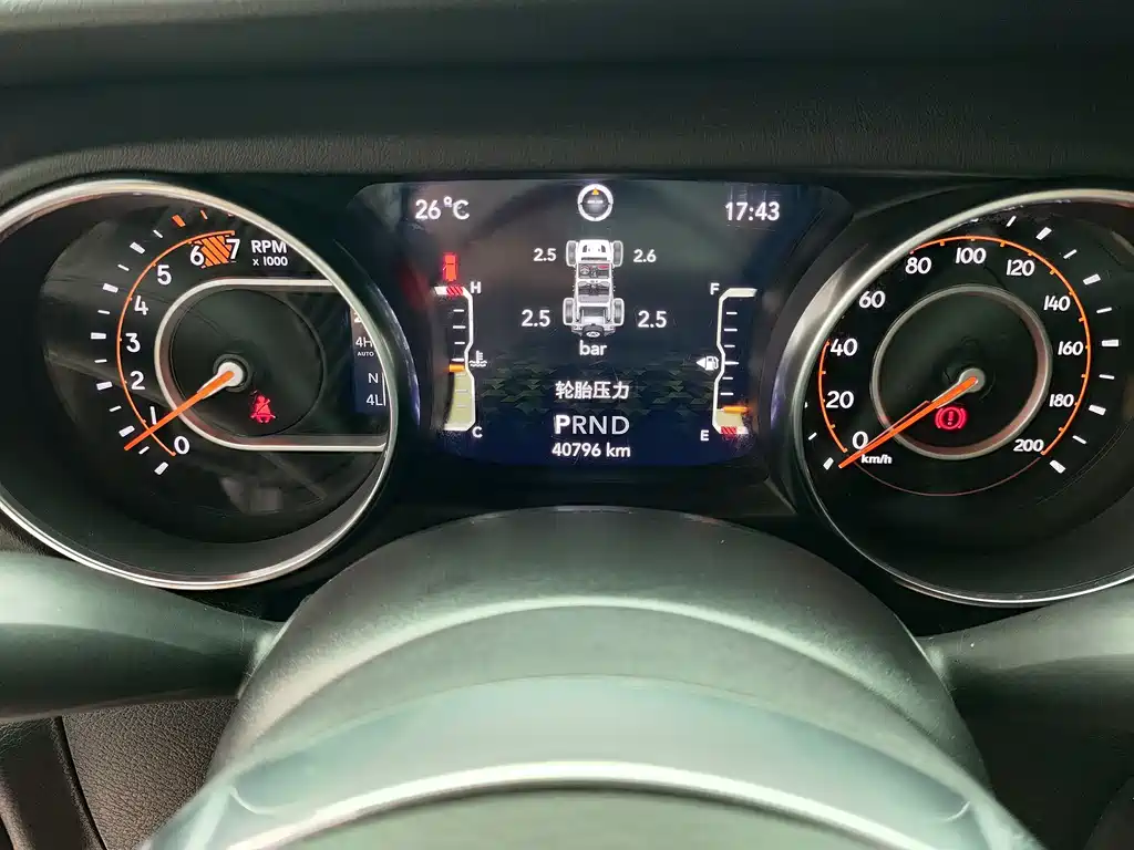 Jeep Wrangler 2021 — фото 13