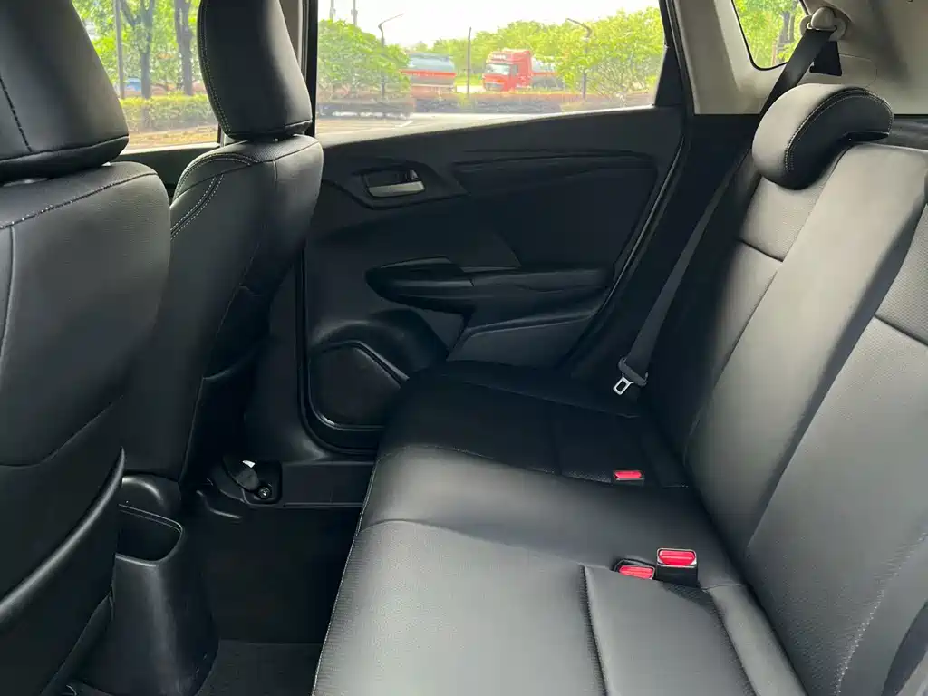 Honda Fit 2016 — фото 9