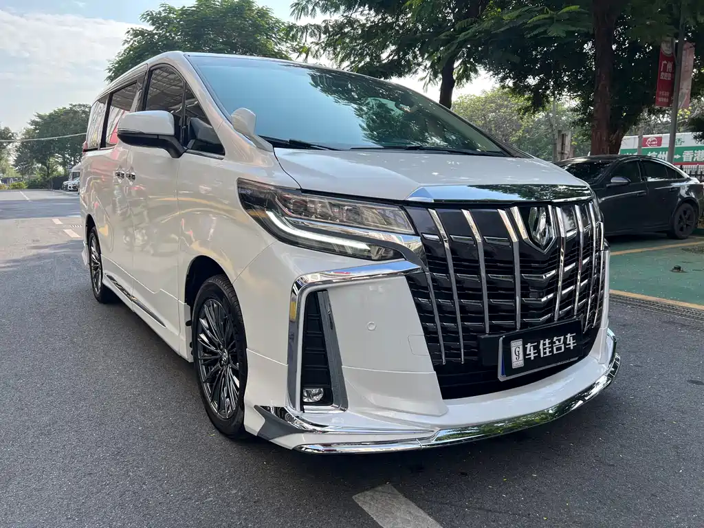 Toyota Alphard 2017 — фото 3
