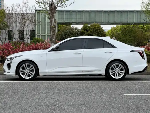 Cadillac CT4 2021