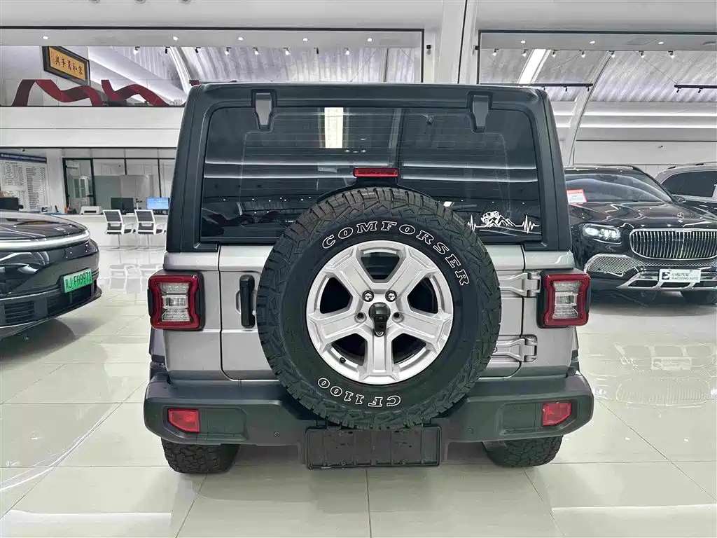 Jeep Wrangler 2020 — фото 17