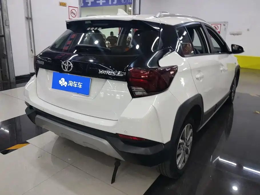 Toyota Yaris L 2021