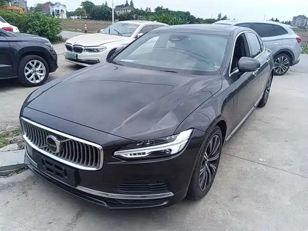 Volvo S90 Plug-In Hybrid 2022