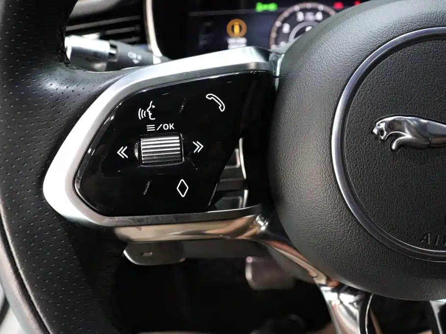Jaguar XFL 2022 — фото 16