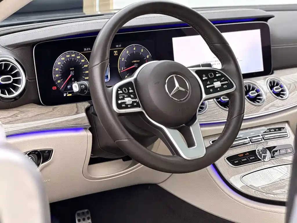 Mercedes-Benz E-Class 2020 — фото 5