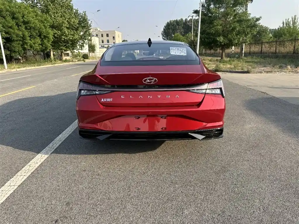 Hyundai Elantra 2022 — фото 4