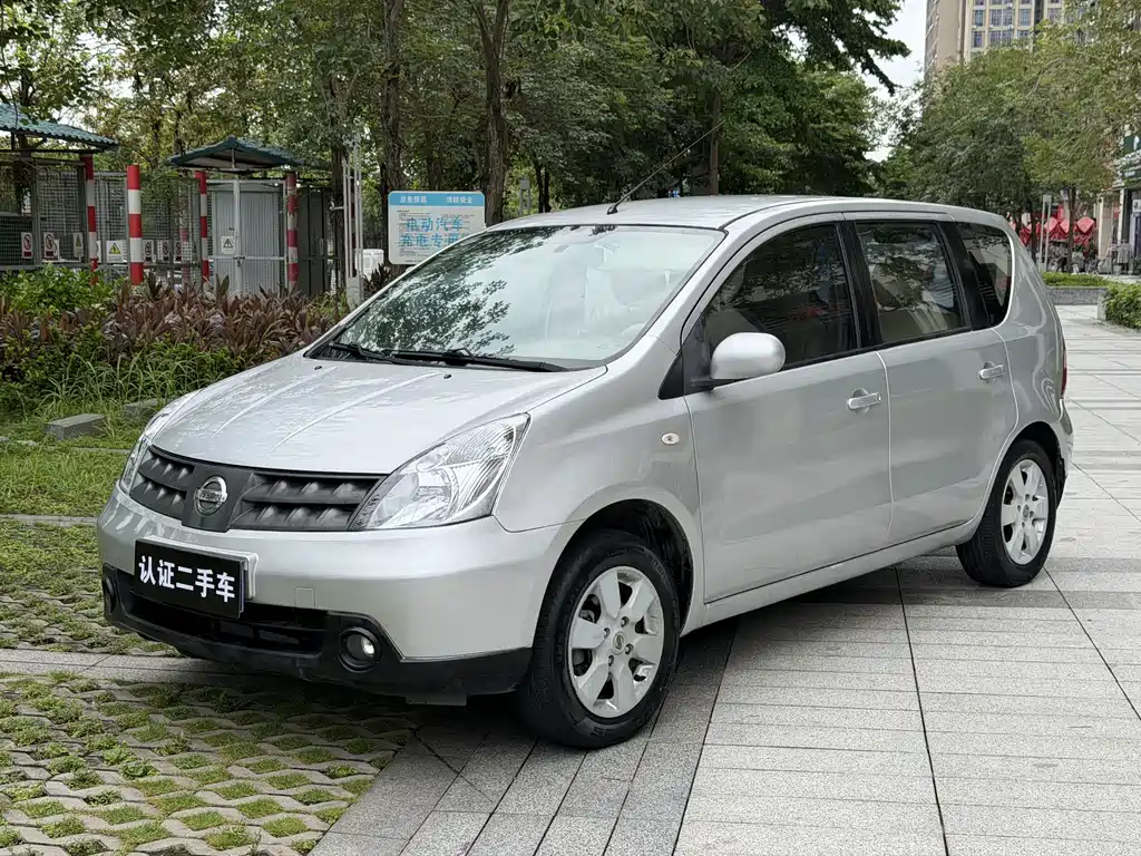 Nissan Livina 2008