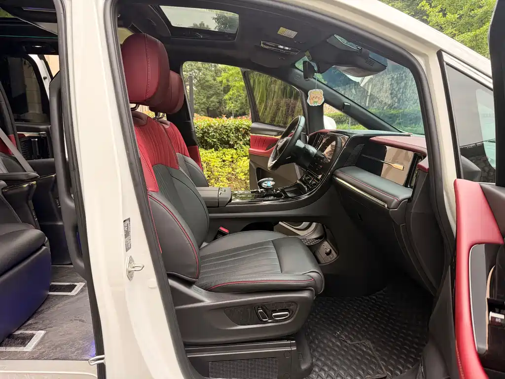 GAC Motor Trumpchi M8 2023 — фото 25