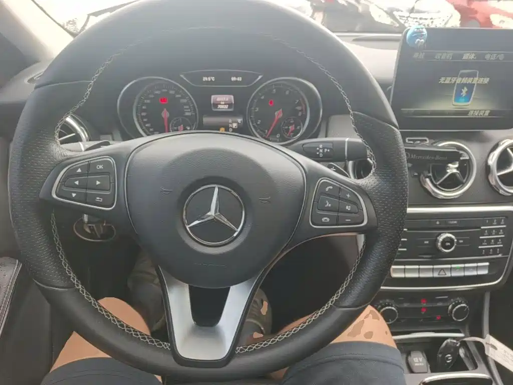 Mercedes-Benz GLA 2018 — фото 10