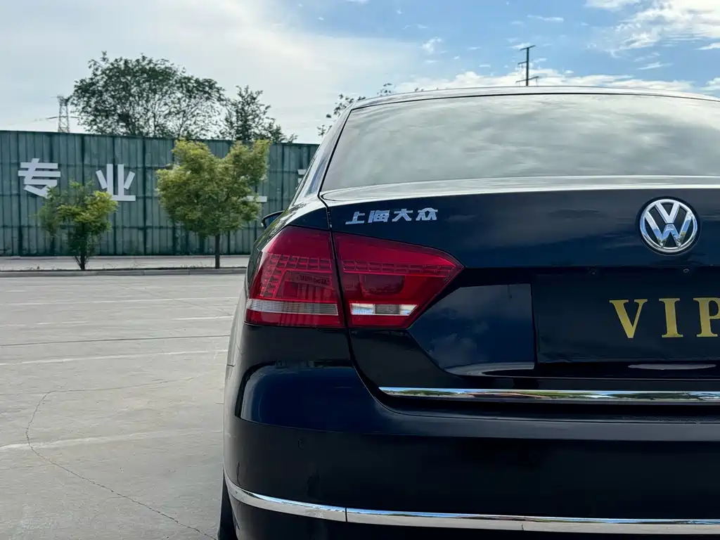 Volkswagen Passat 2014 — фото 19
