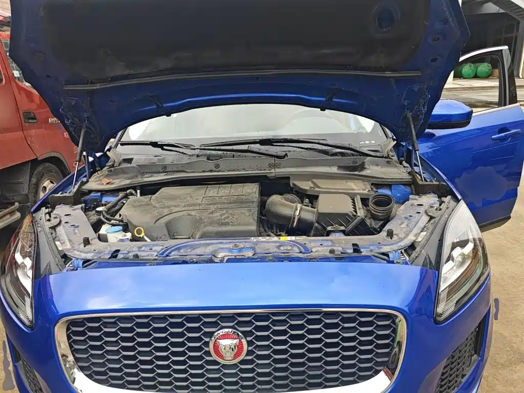 Jaguar E-PACE 2021 — фото 20