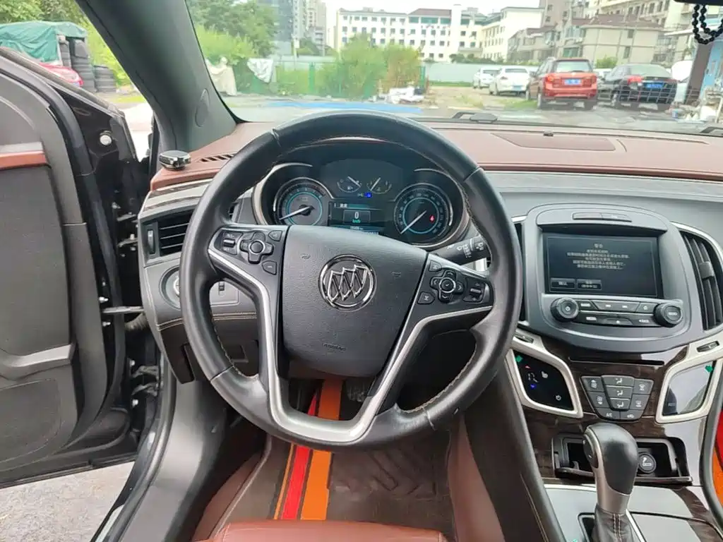 Buick LaCrosse 2015 — фото 11