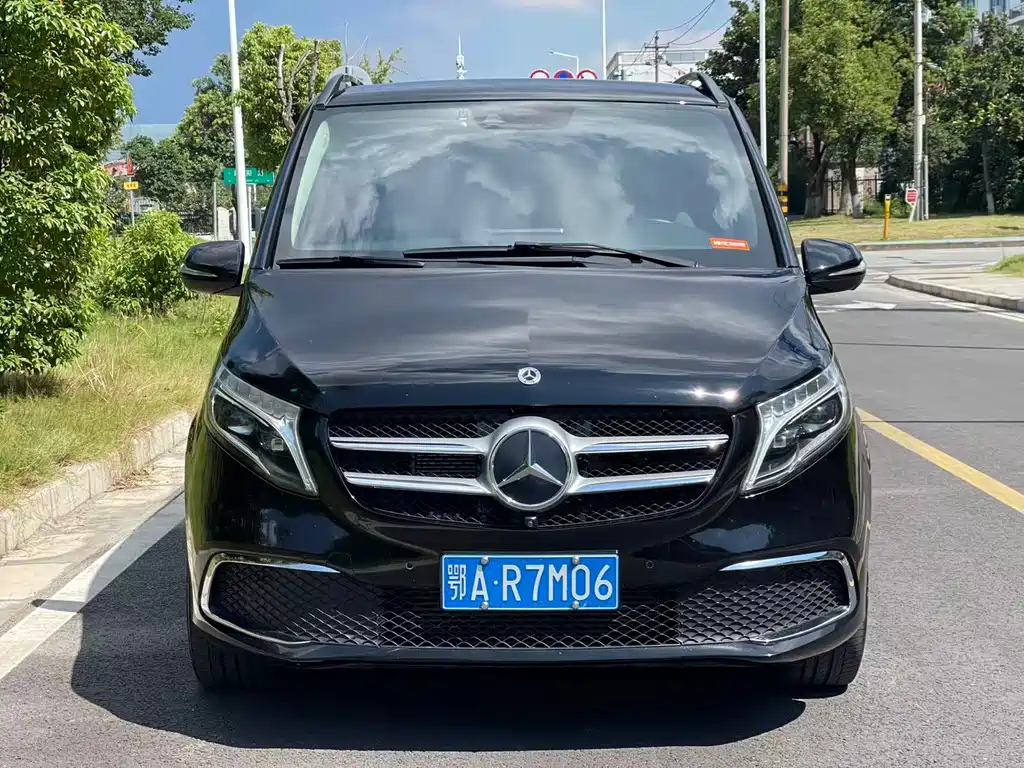 Mercedes-Benz V-Class 2022 — фото 2