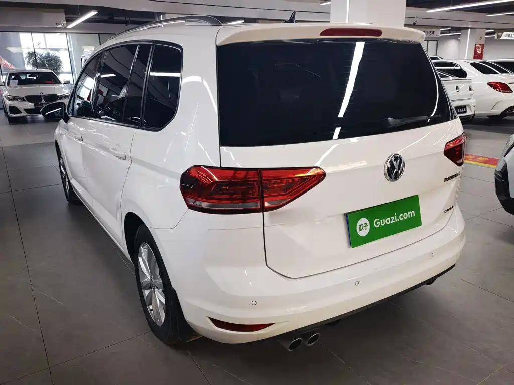 Volkswagen Touran 2019 — фото 13