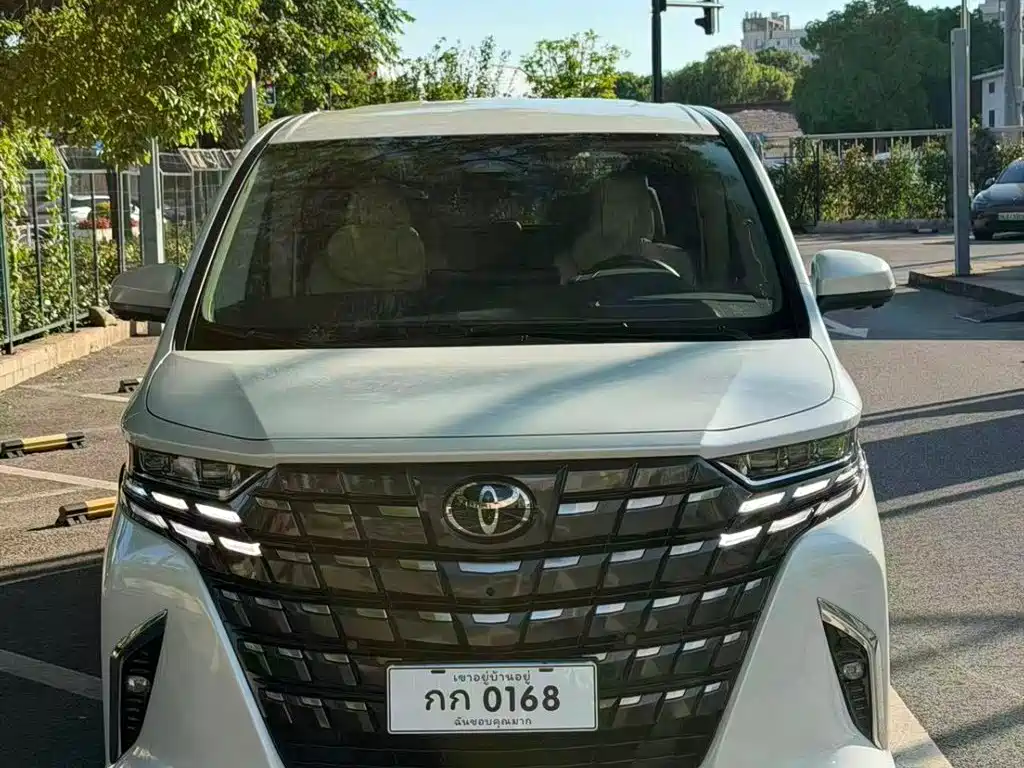 Toyota Alphard 2023 — фото 2