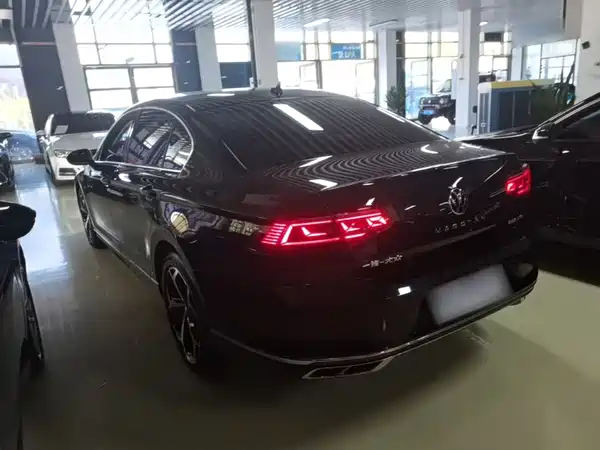 Volkswagen Magotan 2025