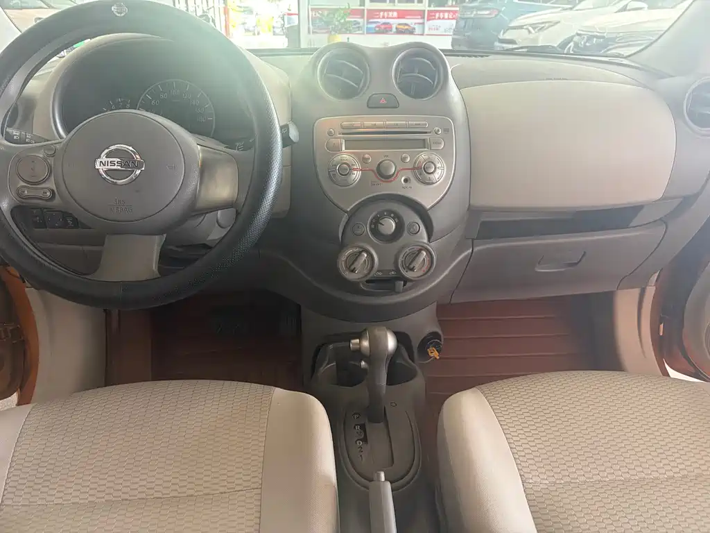 Nissan March 2012
