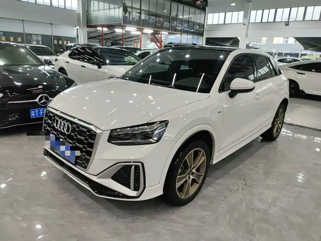 Audi Q2L 2023