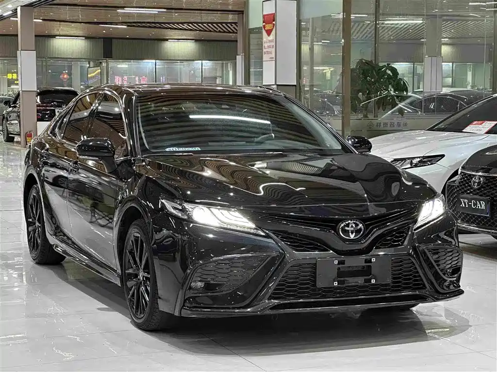 Toyota Camry 2022 — фото 3