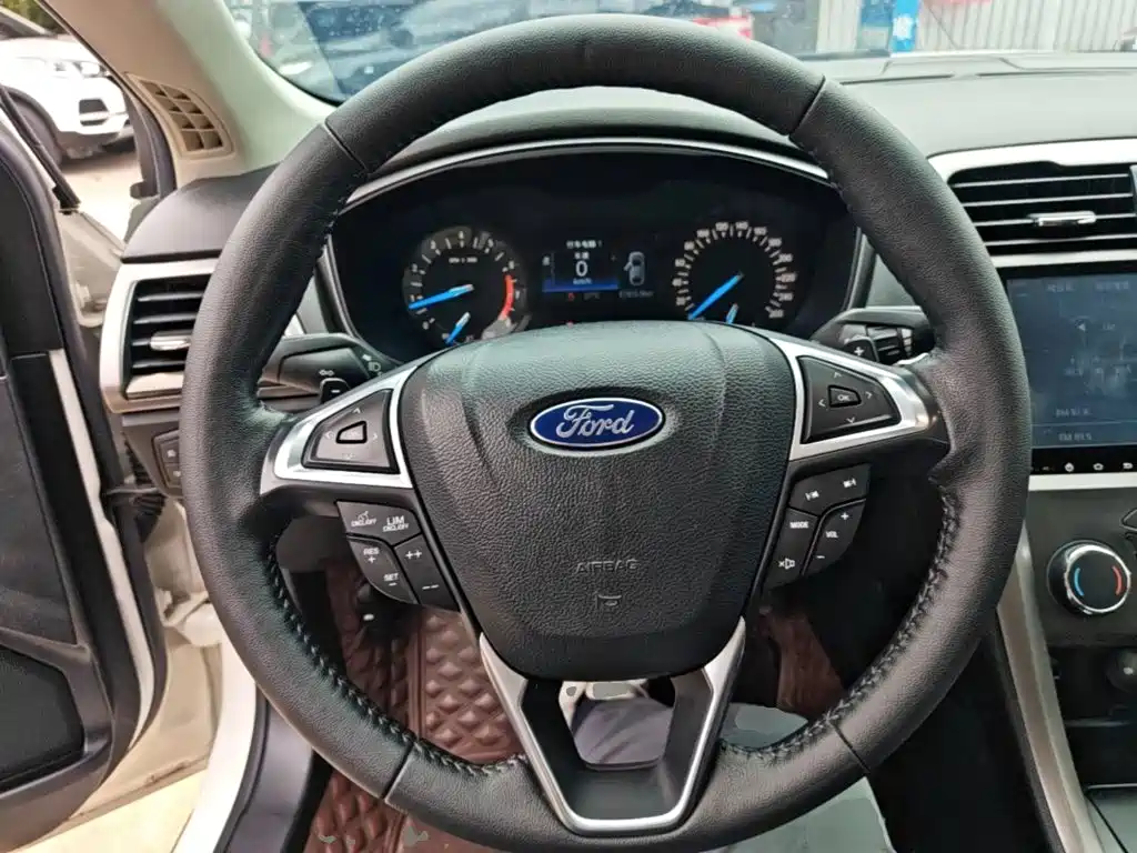 Ford Mondeo 2018 — фото 11