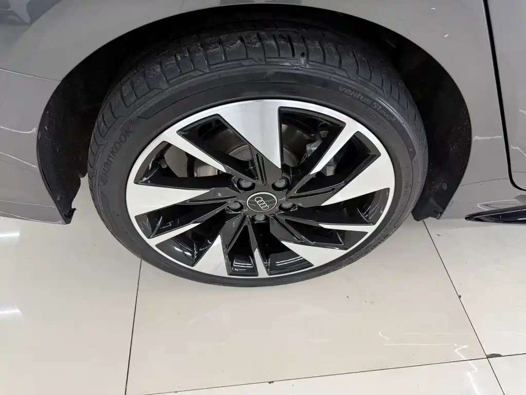 Audi A3 2023 — фото 18