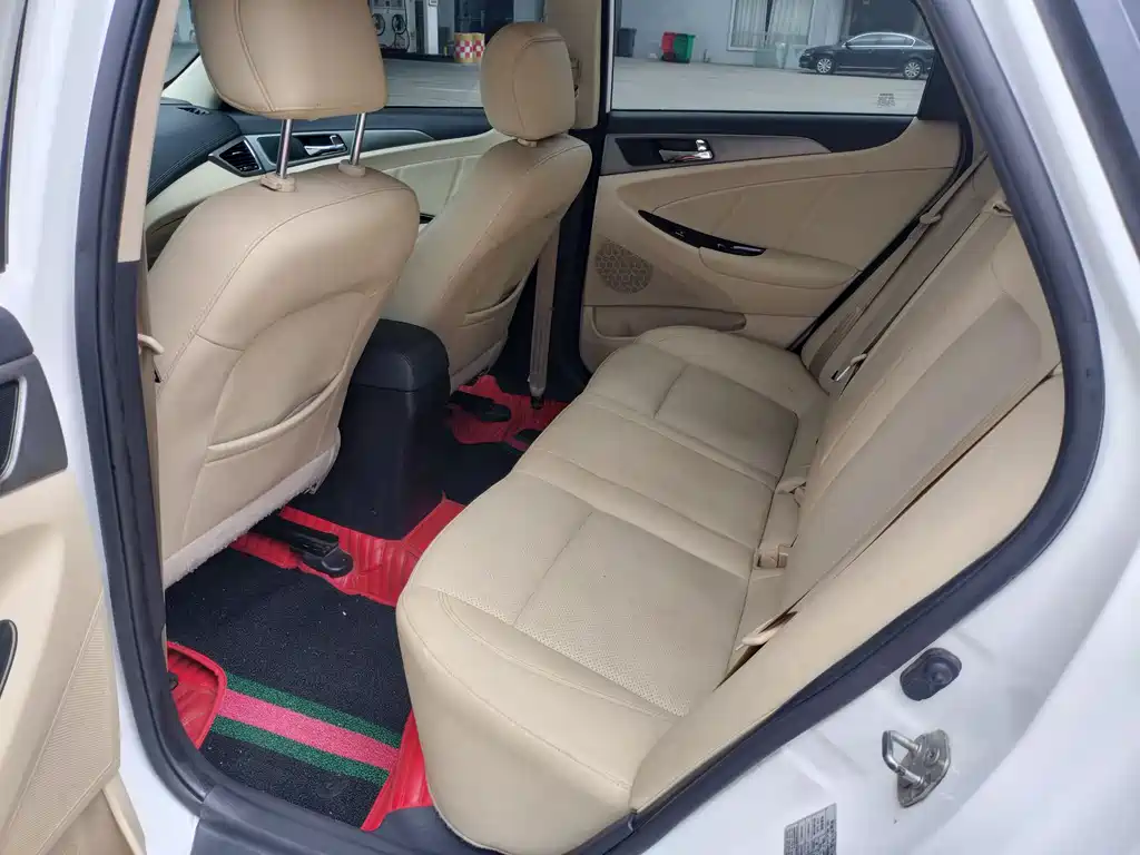 Changan Eado 2017 — фото 13
