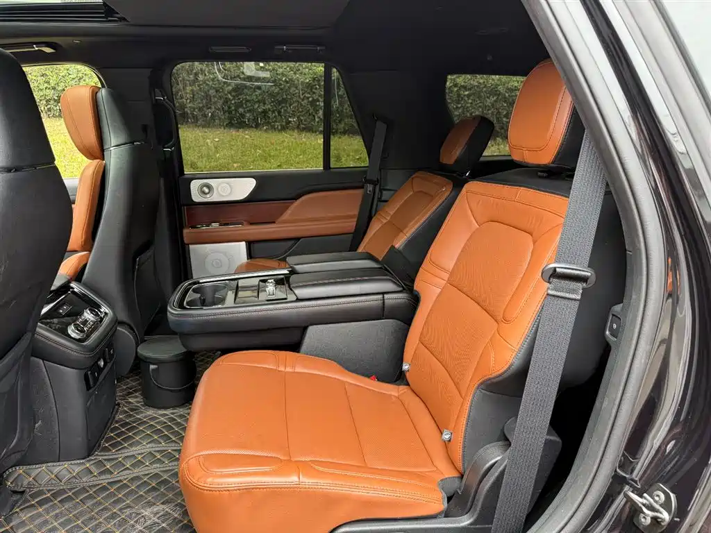 Lincoln Navigator 2021 — фото 10