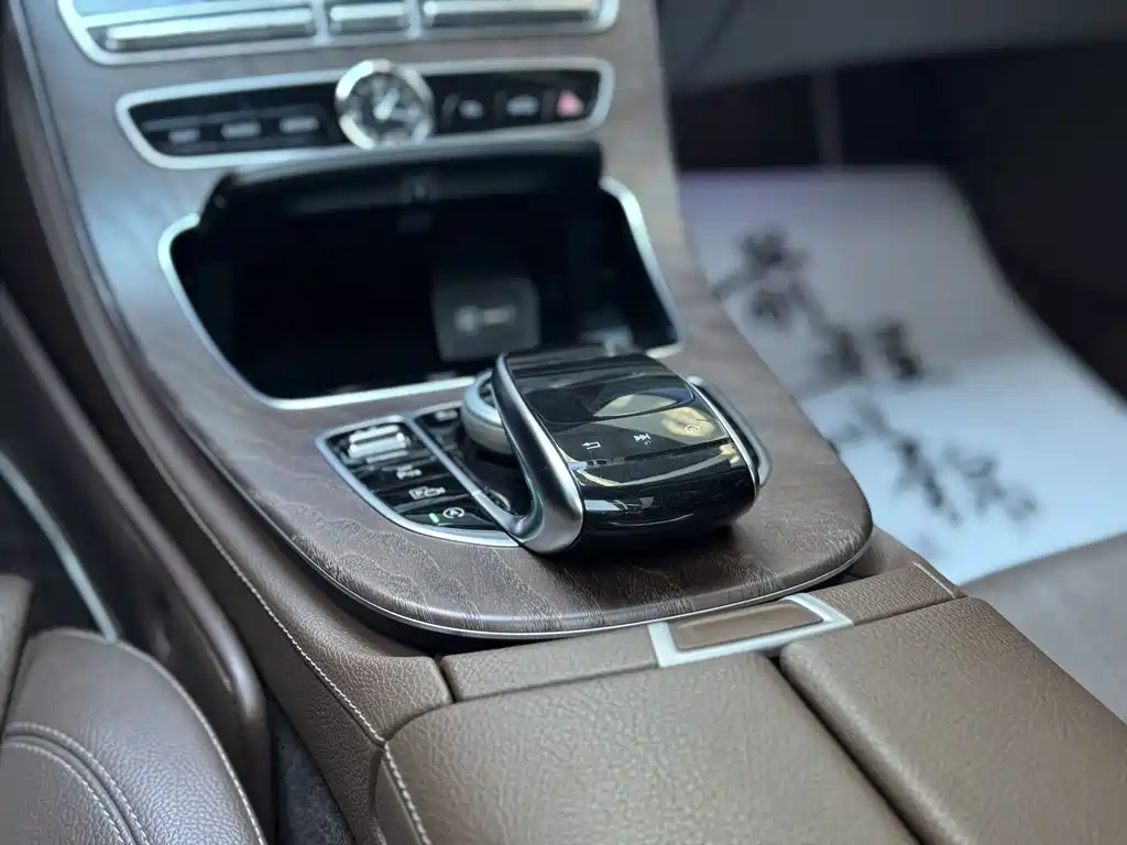 Mercedes-Benz E-Class 2018 — фото 9