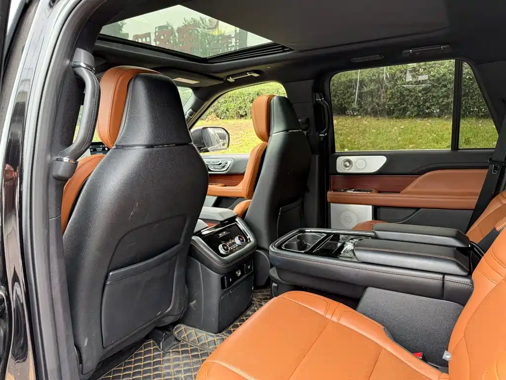 Lincoln Navigator 2021 — фото 9