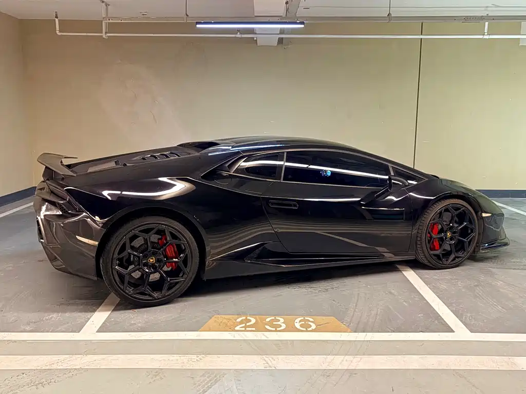 Lamborghini Huracan 2016 — фото 5