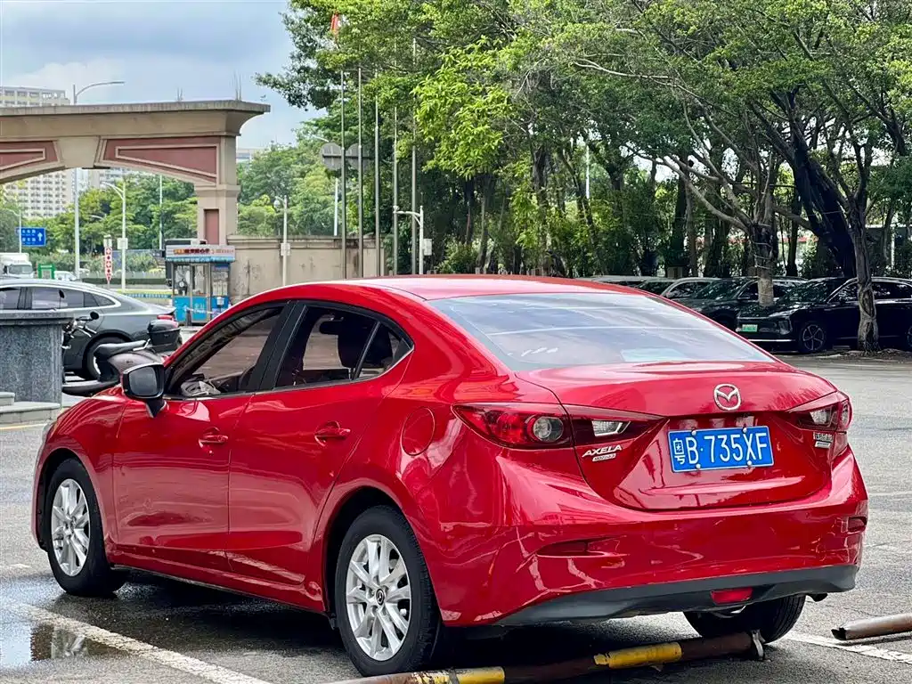 Mazda 3 Axela 2018 — фото 6