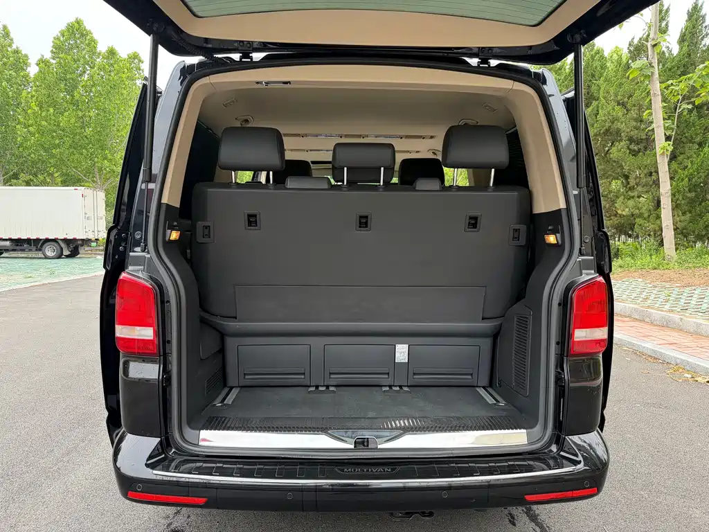Volkswagen Multivan 2016 — фото 24