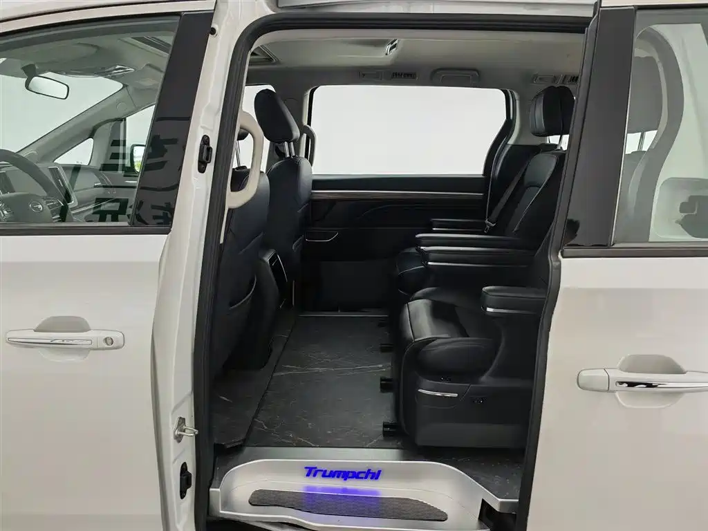 GAC Motor Trumpchi M8 2023 — фото 15