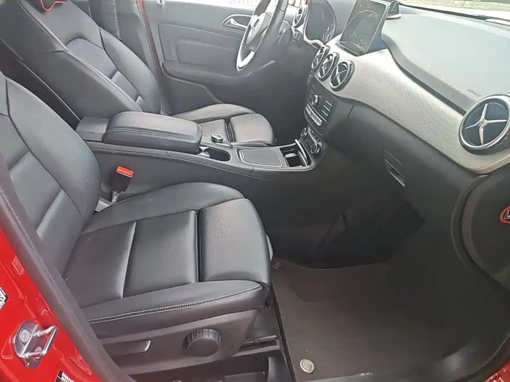 Mercedes-Benz B-Class 2018 — фото 25