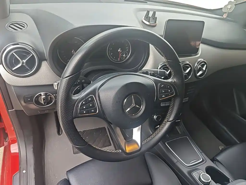 Mercedes-Benz B-Class 2018 — фото 11