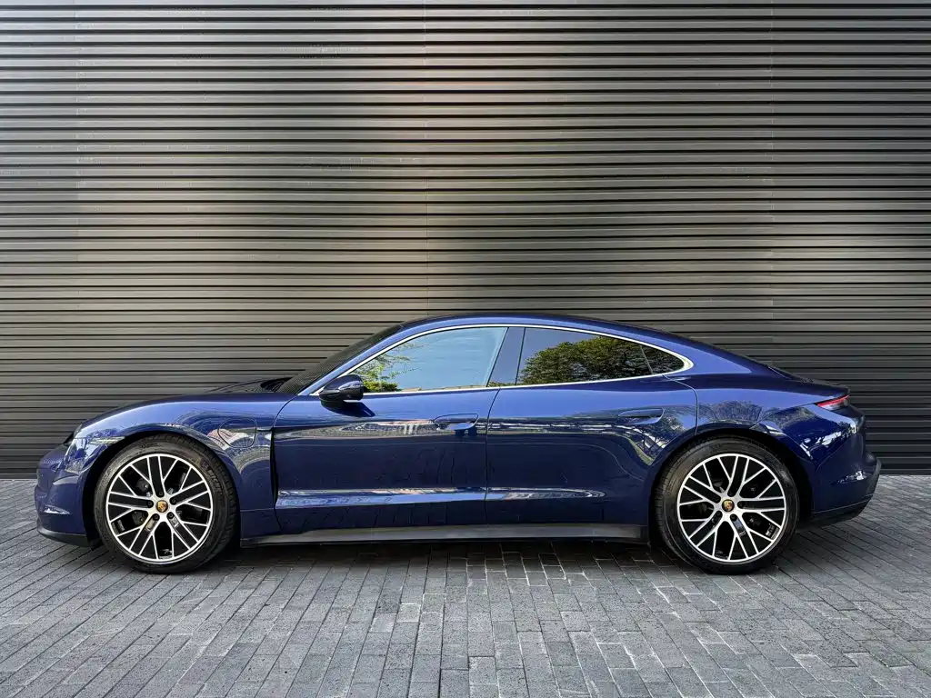 Porsche Taycan 2021 — фото 16