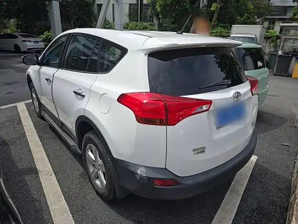 Toyota RAV4 2014