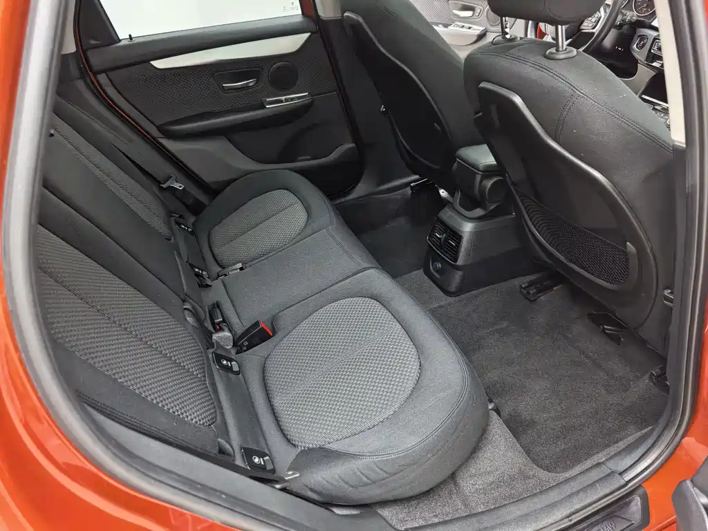BMW 2 Series Active Tourer 2016 — фото 16