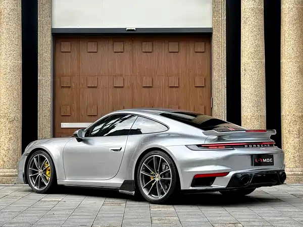 Porsche 911 2023