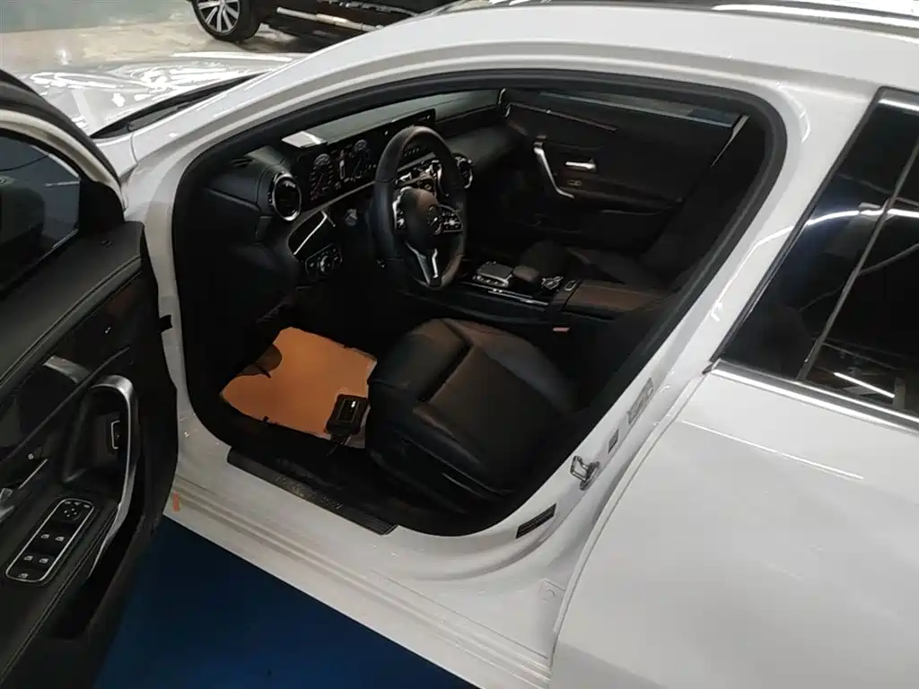 Mercedes-Benz A-Class 2021 — фото 15
