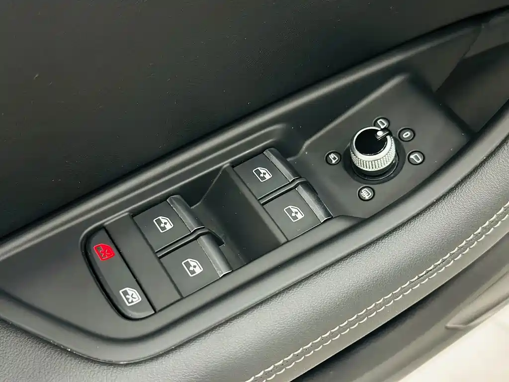 Audi A4L 2022 — фото 14