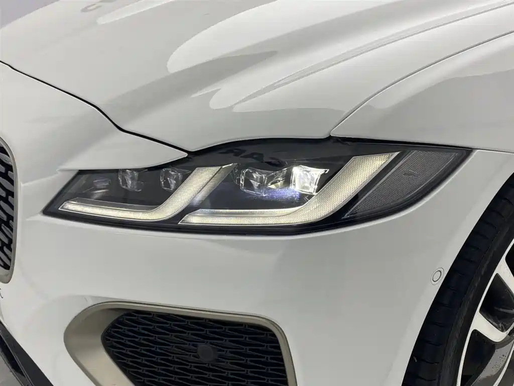 Jaguar XFL 2024 — фото 10