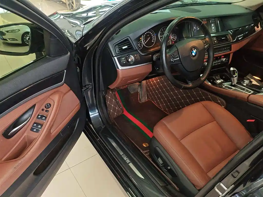 BMW 5 Series 2015 — фото 13