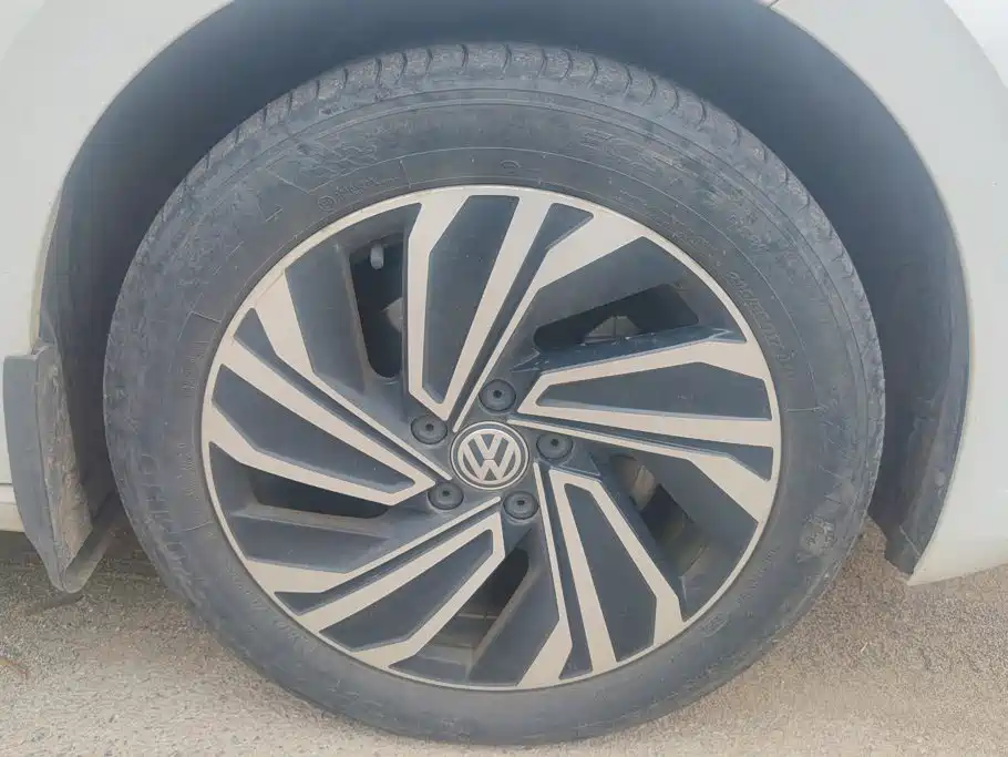 Volkswagen Sagitar 2022