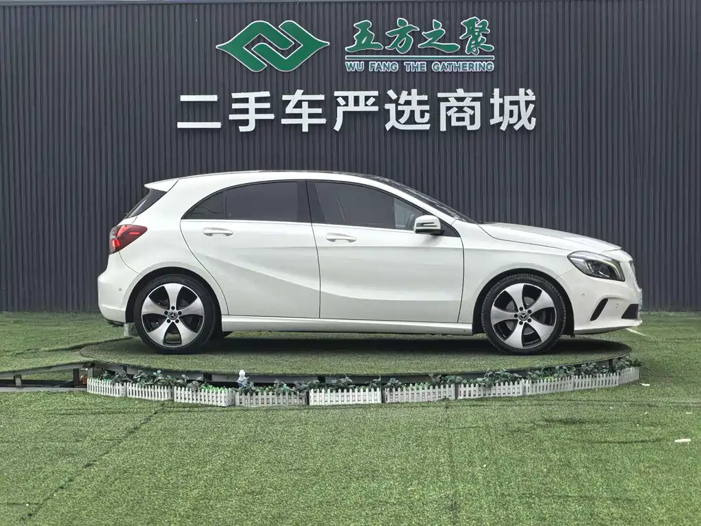 Mercedes-Benz A-Class 2018 — фото 4
